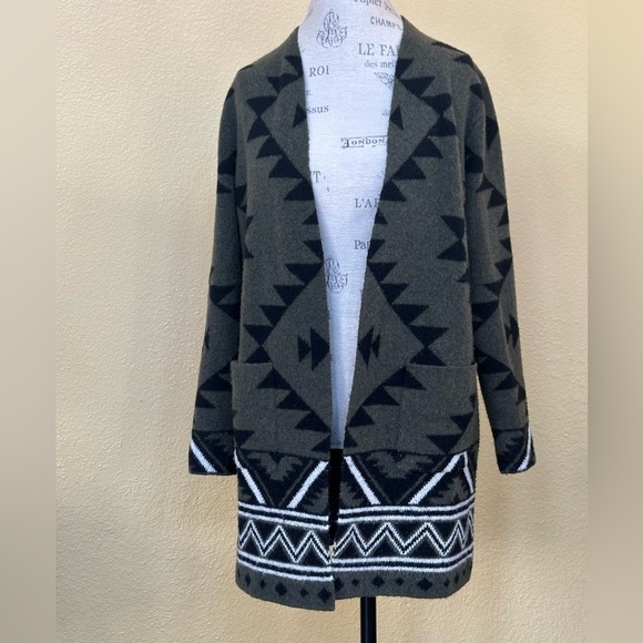 Frye “The Cozy Cardigan” Native American Design Open Cardigan Small EUC! - Picture 6 of 12